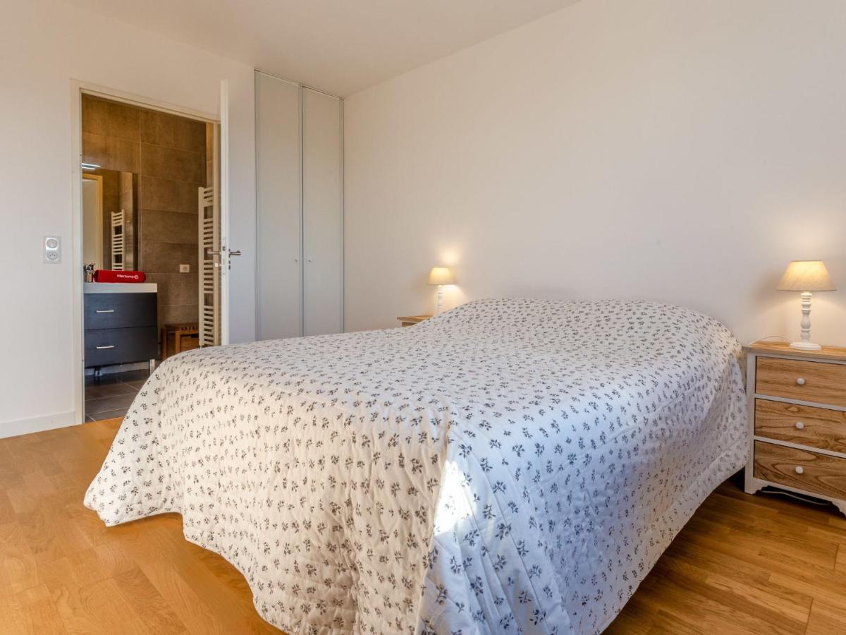 Apartment Les Arts-2 By Interhome